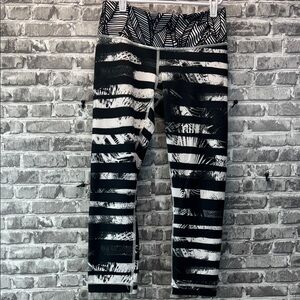 Woman's Lululemon capriโ Leggings